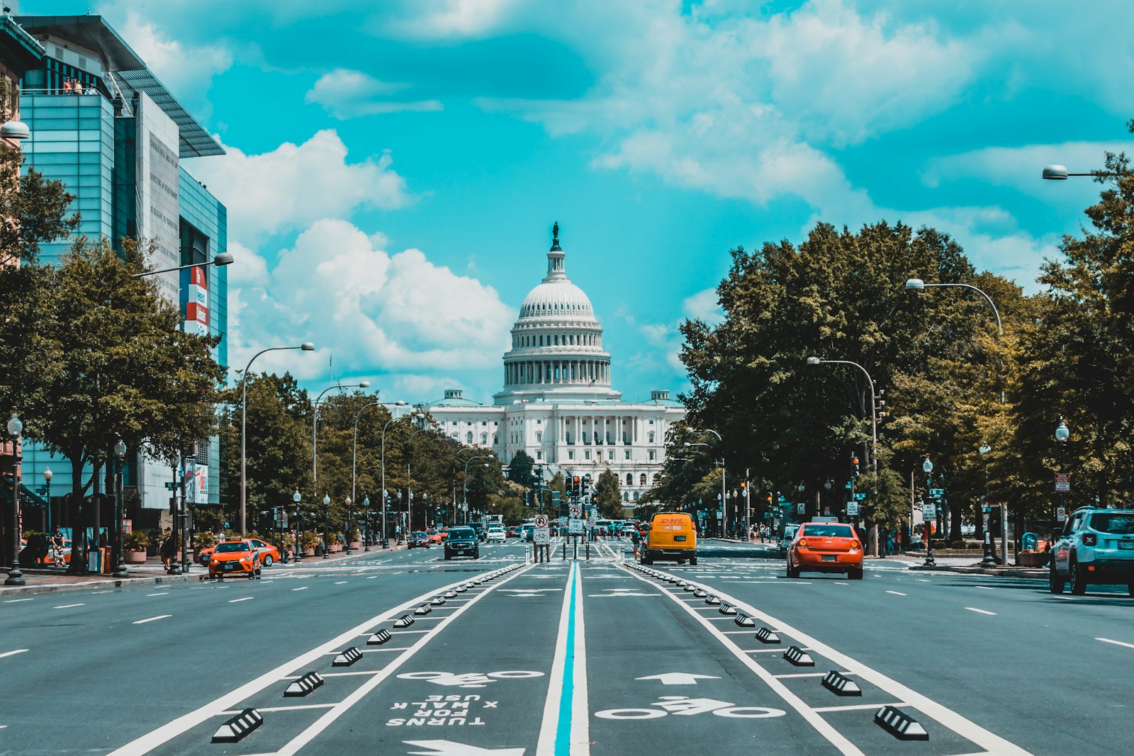 The United States Capitol representing federal immigration statutes and labor policies